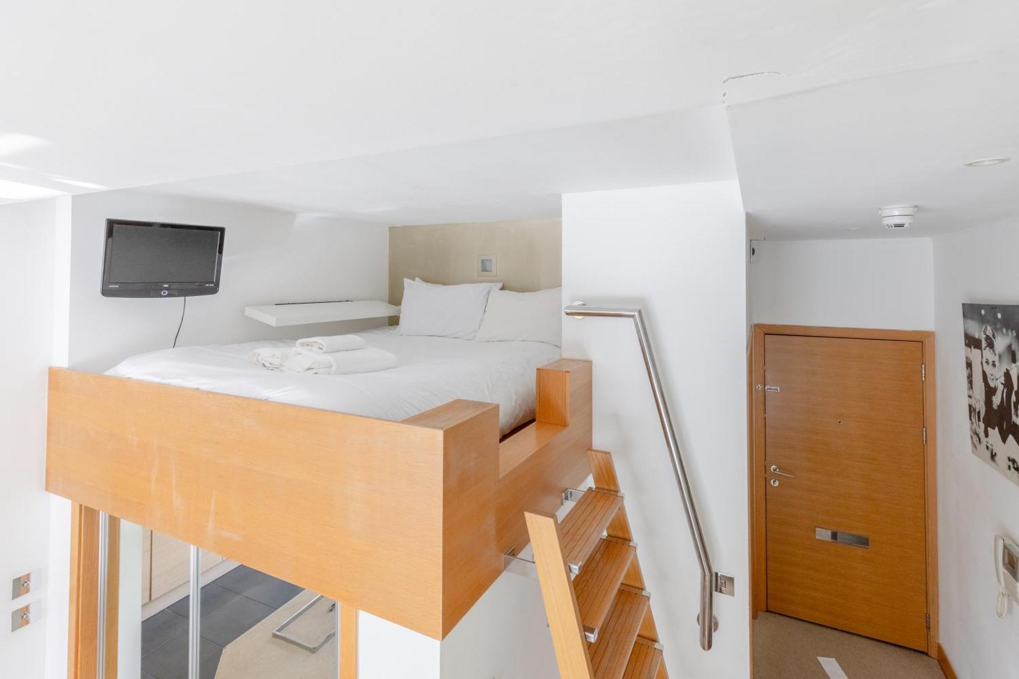 Minimal With Views Over Battersea Park Appartement Londen