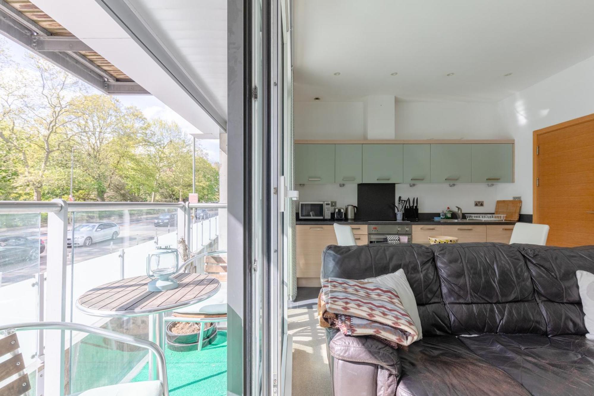 Minimal With Views Over Battersea Park Appartement Londen