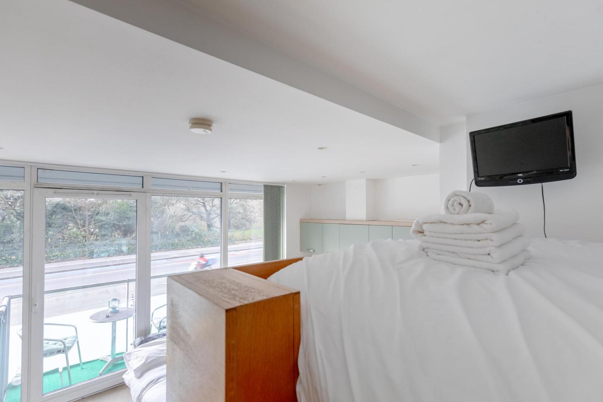 Appartement Minimal With Views Over Battersea Park