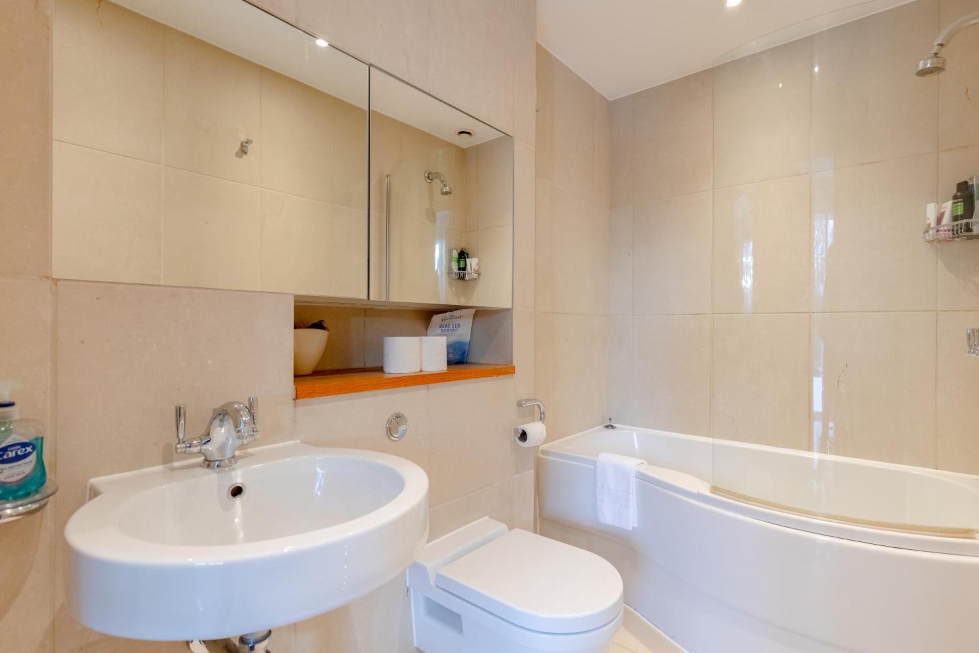 Appartement Minimal With Views Over Battersea Park *